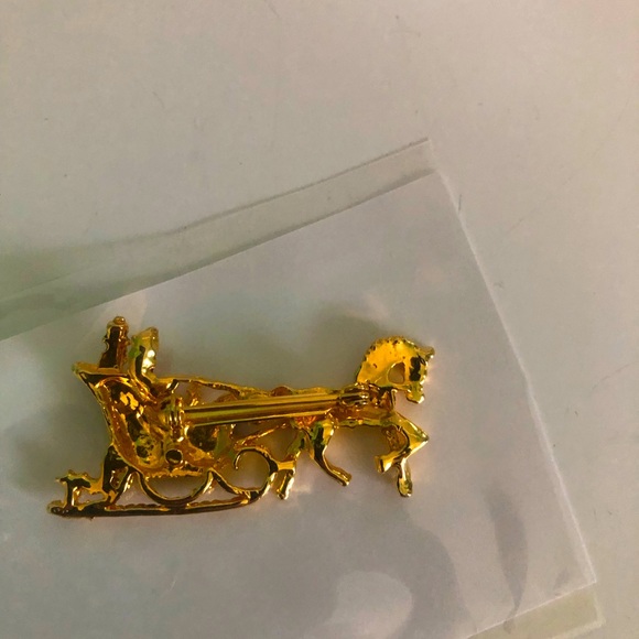 Christmas sleigh ride broach/pin - Picture 3 of 3